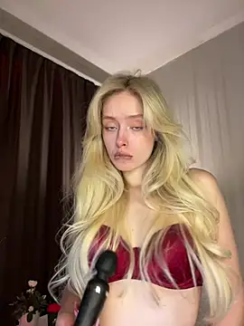 Snapshot of SunnyShiney chatting on January 18, 2:20 pm SunnyShiney online show from January 18, 2:20 pm