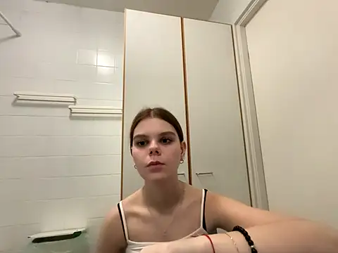 LeyaFlamy online show from December 13, 8:04 pm