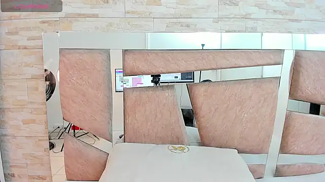 chloe cortez online show from December 22, 10:15 am