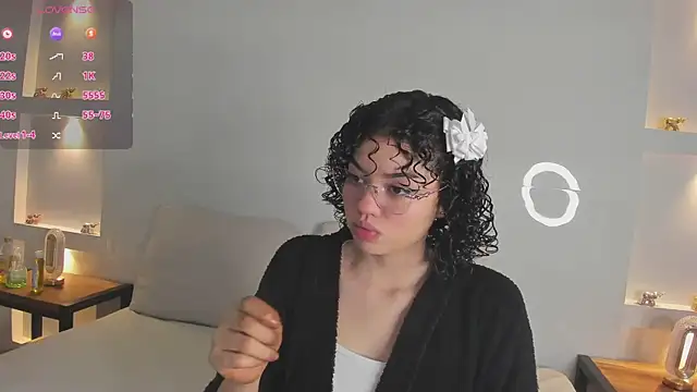 Snapshot of chloe_cortez chatting on April 18, 11:56 am chloe cortez online show from April 18, 11:56 am