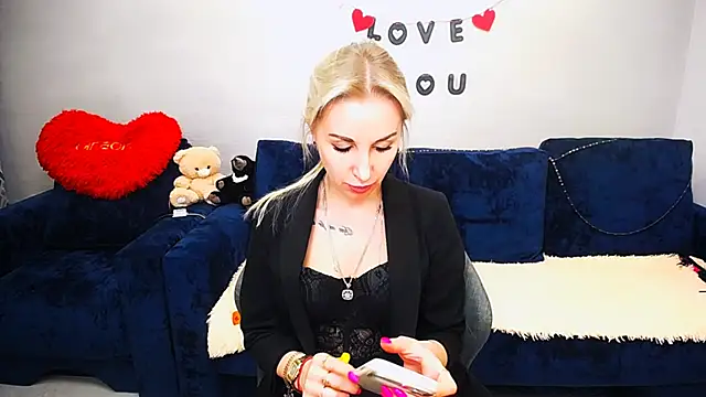 Hanna--Sweet online show from April 5, 10:44 am