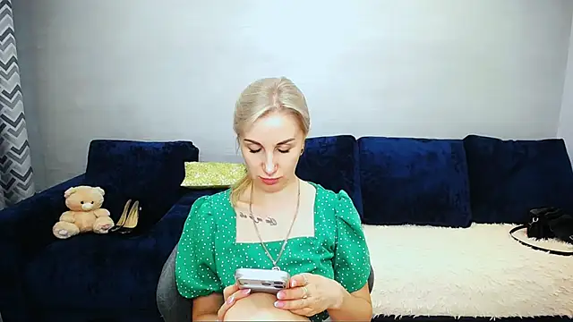 Snapshot of Hanna--Sweet chatting on July 15, 12:01 pm Hanna--Sweet online show from July 15, 12:01 pm