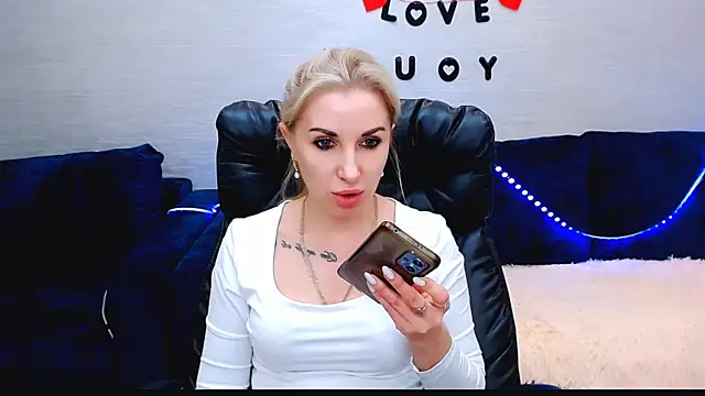 Snapshot of Hanna--Sweet chatting on December 19, 10:28 am Hanna--Sweet online show from December 19, 10:28 am