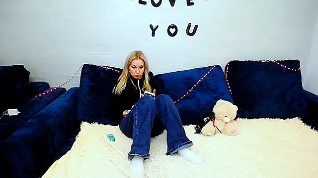 Hanna--Sweet online show from March 6, 8:31 am