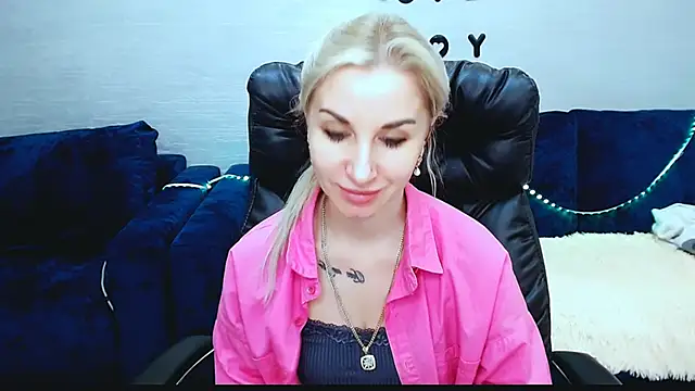 Snapshot of Hanna--Sweet chatting on December 15, 4:02 pm Hanna--Sweet online show from December 15, 4:02 pm