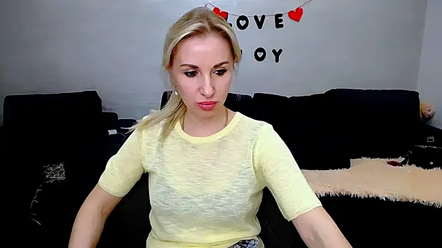 Hanna--Sweet online show from March 10, 4:00 pm