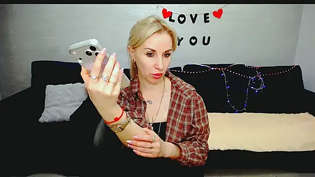 Hanna--Sweet online show from May 7, 3:04 pm