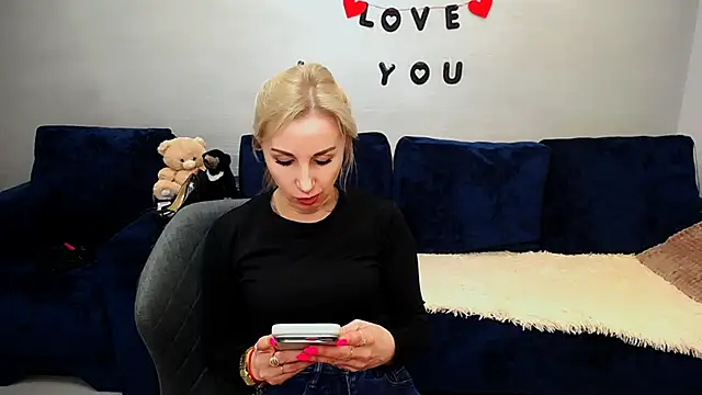 Hanna--Sweet online show from April 13, 11:25 am