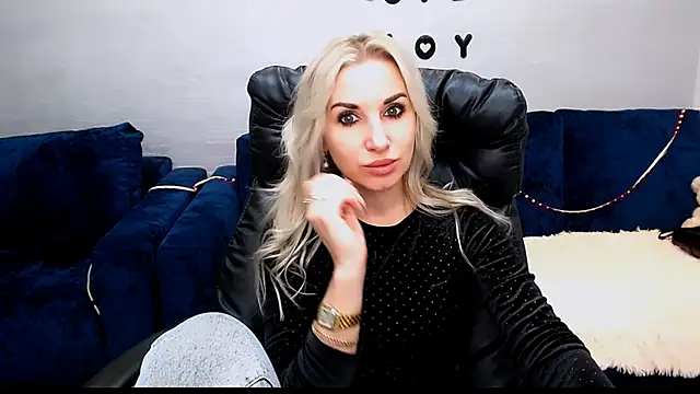 Snapshot of Hanna--Sweet chatting on December 16, 11:36 am Hanna--Sweet online show from December 16, 11:36 am