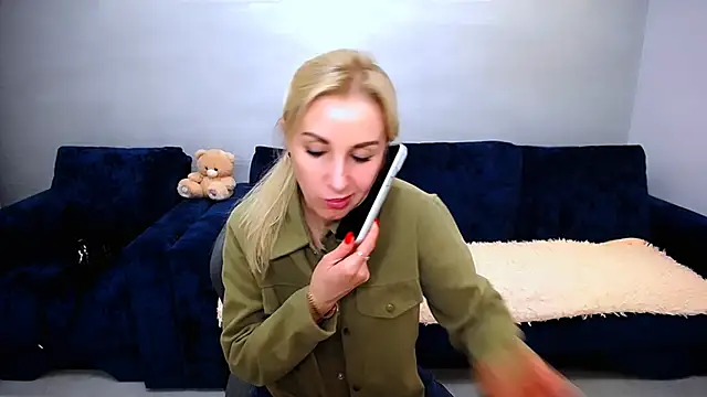 Hanna--Sweet online show from May 17, 3:23 pm