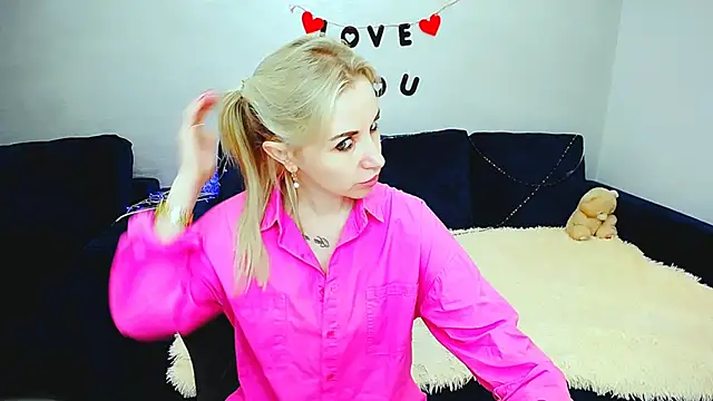 Snapshot of Hanna--Sweet chatting on February 6, 3:30 pm Hanna--Sweet online show from February 6, 3:30 pm