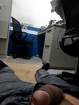 Snapshot of Mega3928 chatting on December 16, 5:28 pm Mega3928 online show from December 16, 5:28 pm