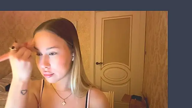 Snapshot of LashandraGiacomelli chatting on December 14, 4:34 pm LashandraGiacomelli online show from December 14, 4:34 pm