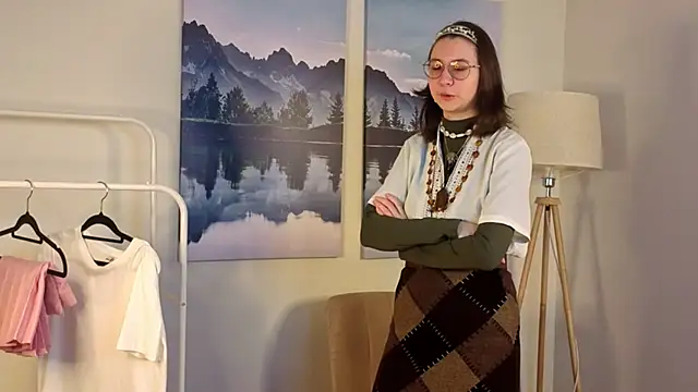 Snapshot of MartyHudon chatting on December 15, 4:07 am MartyHudon online show from December 15, 4:07 am