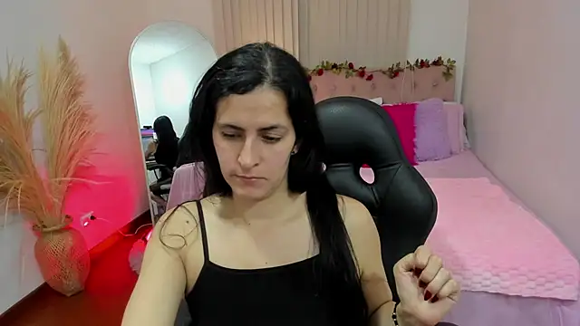 Isa Emm online show from January 9, 7:32 pm