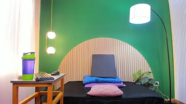 dahianeconnor online show from March 14, 12:11 pm