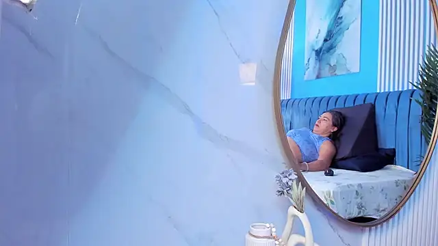 dahianeconnor online show from January 8, 12:00 pm