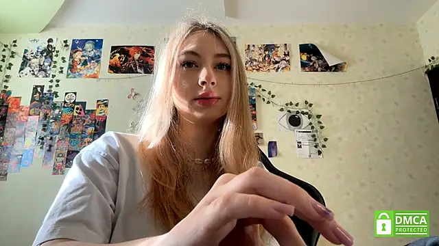 Snapshot of JanelBray chatting on February 17, 8:11 am JanelBray online show from February 17, 8:11 am