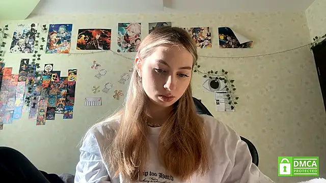 Snapshot of JanelBray chatting on February 21, 8:16 am JanelBray online show from February 21, 8:16 am