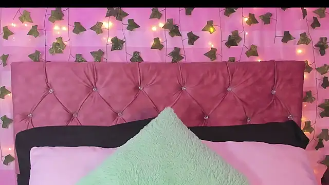 Ayla-marttinez online show from February 9, 1:47 am