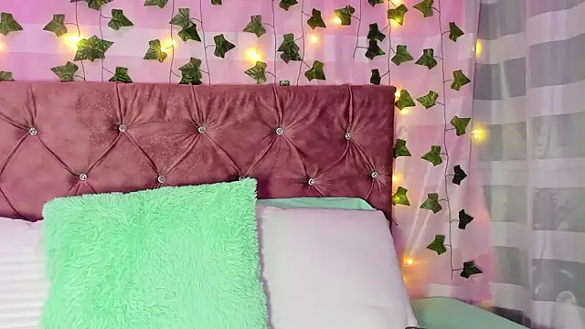 Ayla-marttinez online show from March 8, 1:11 am