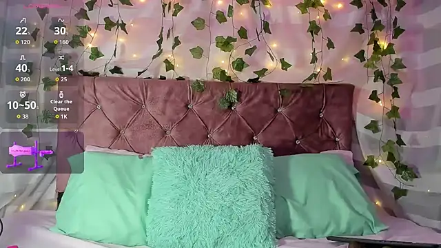 Ayla-marttinez online show from May 27, 12:42 am