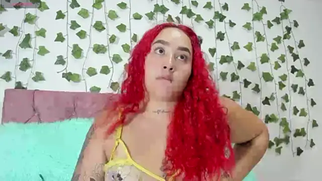 Snapshot of Ayla-marttinez chatting on July 8, 12:13 am Ayla-marttinez online show from July 8, 12:13 am