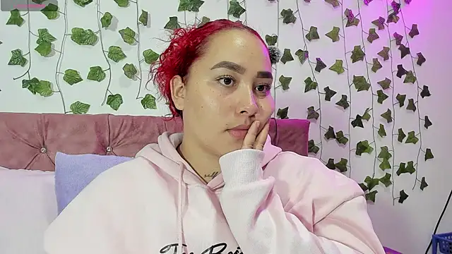 Snapshot of Ayla-marttinez chatting on July 12, 12:55 am Ayla-marttinez online show from July 12, 12:55 am