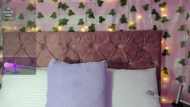 Ayla-marttinez online show from March 19, 1:27 am