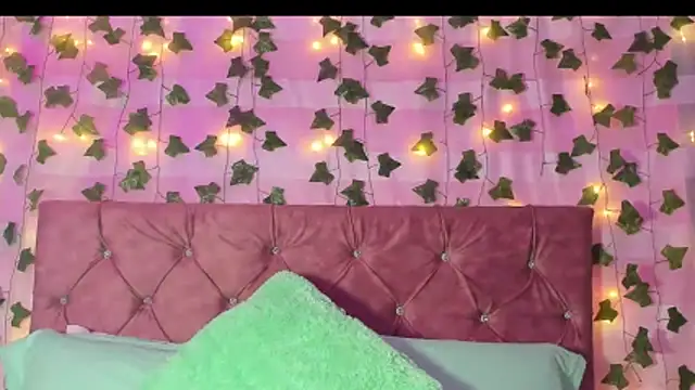 Ayla-marttinez online show from February 21, 1:18 am