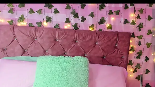 Ayla-marttinez online show from February 13, 2:11 am