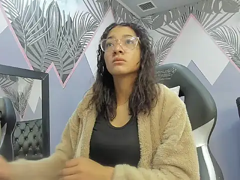 Snapshot of Jadde_Greyy_ chatting on December 14, 11:49 am Jadde Greyy online show from December 14, 11:49 am