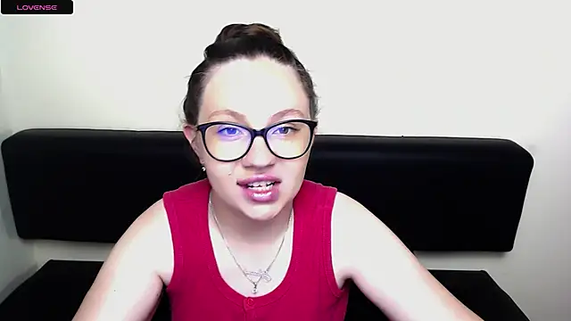 Snapshot of LiliaErmi chatting on June 26, 6:08 am LiliaErmi online show from June 26, 6:08 am