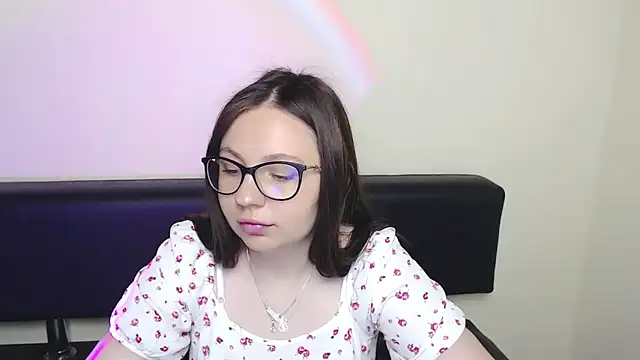 Snapshot of LiliaErmi chatting on June 20, 6:51 am LiliaErmi online show from June 20, 6:51 am