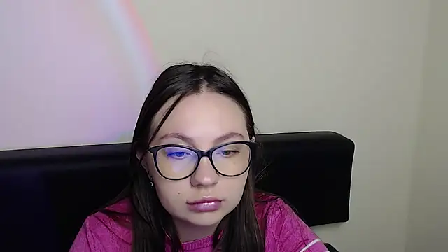 Snapshot of LiliaErmi chatting on June 13, 6:11 am LiliaErmi online show from June 13, 6:11 am