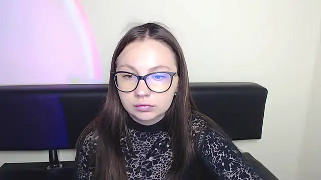 Snapshot of LiliaErmi chatting on June 18, 6:34 am LiliaErmi online show from June 18, 6:34 am