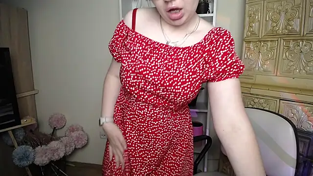 Snapshot of LiliaErmi chatting on June 22, 6:10 am LiliaErmi online show from June 22, 6:10 am