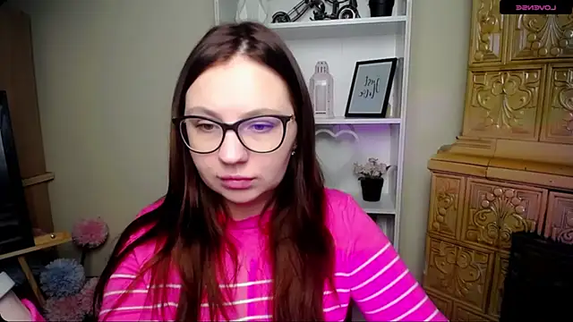 Snapshot of LiliaErmi chatting on December 15, 6:08 am LiliaErmi online show from December 15, 6:08 am