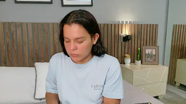 Mia Bellefort online show from April 15, 8:53 pm