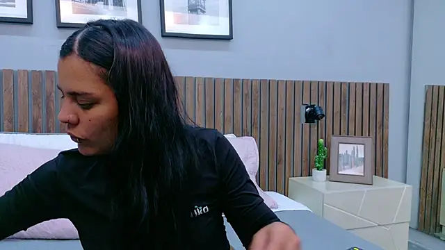 Mia Bellefort online show from March 27, 7:26 pm