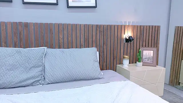 Mia Bellefort online show from March 14, 9:10 pm