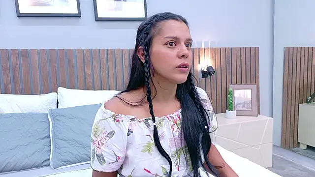 Mia Bellefort online show from March 4, 7:54 pm