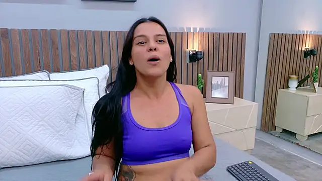 Mia Bellefort online show from March 28, 7:59 pm