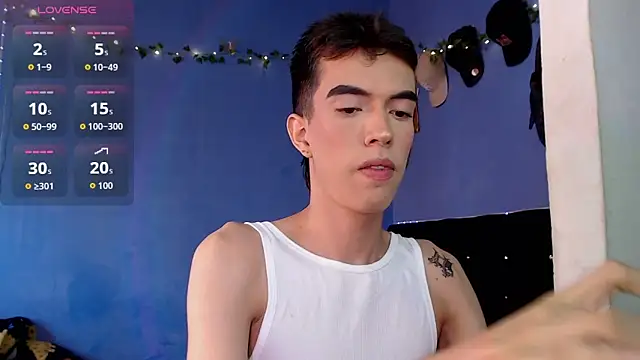 Snapshot of Juan_Gomezz26 chatting on June 14, 7:59 pm Juan Gomezz26 online show from June 14, 7:59 pm