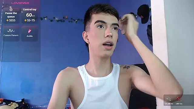 Snapshot of Juan_Gomezz26 chatting on June 6, 8:14 pm Juan Gomezz26 online show from June 6, 8:14 pm