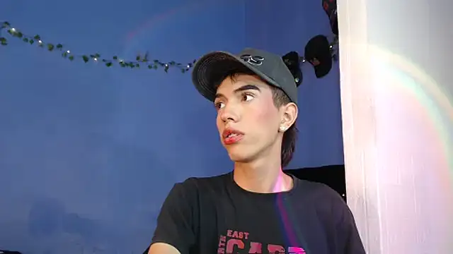 Snapshot of Juan_Gomezz26 chatting on July 9, 11:15 pm Juan Gomezz26 online show from July 9, 11:15 pm