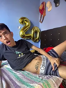 Juan Gomezz26 online show from December 16, 7:07 pm