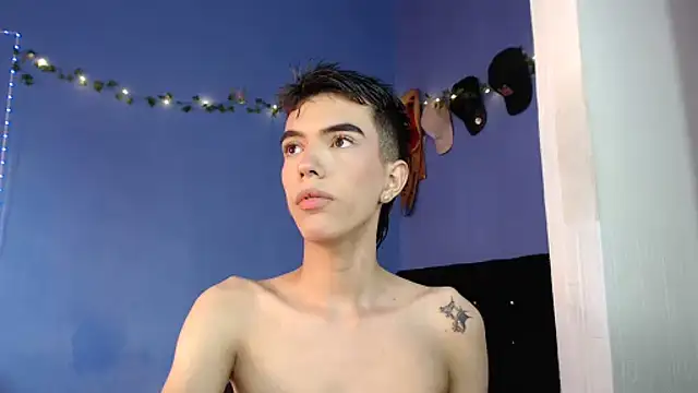 Snapshot of Juan_Gomezz26 chatting on June 26, 9:20 pm Juan Gomezz26 online show from June 26, 9:20 pm