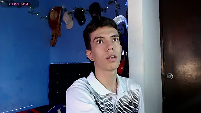Juan Gomezz26 online show from May 26, 10:08 pm