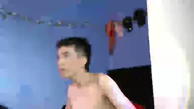 Snapshot of Juan_Gomezz26 chatting on June 27, 9:10 pm Juan Gomezz26 online show from June 27, 9:10 pm